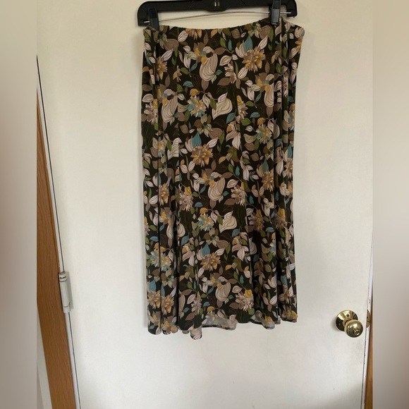 Christopher and banks large, super stretchy midi length floral skirt - Picture 1 of 7